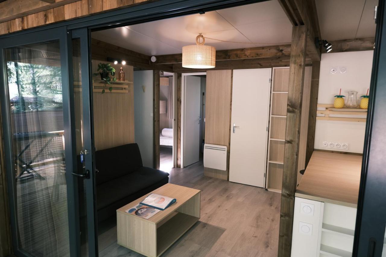 Lodge Avec Spa Privatif - Foret Et Lac Liginiac 外观 照片