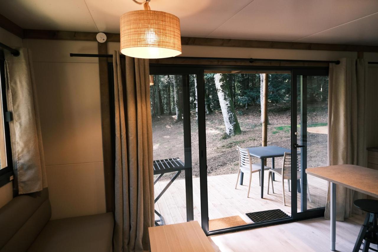 Lodge Avec Spa Privatif - Foret Et Lac Liginiac 外观 照片