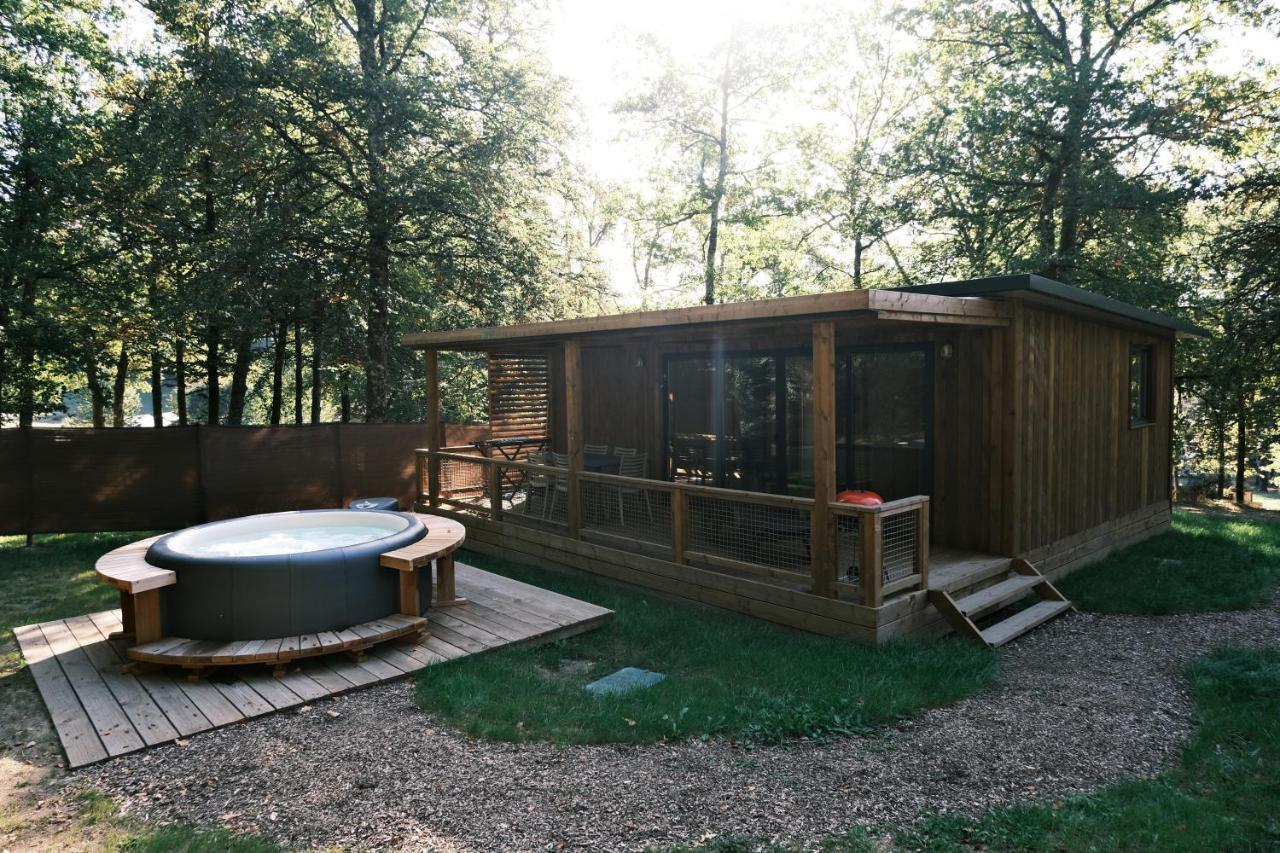 Lodge Avec Spa Privatif - Foret Et Lac Liginiac 外观 照片