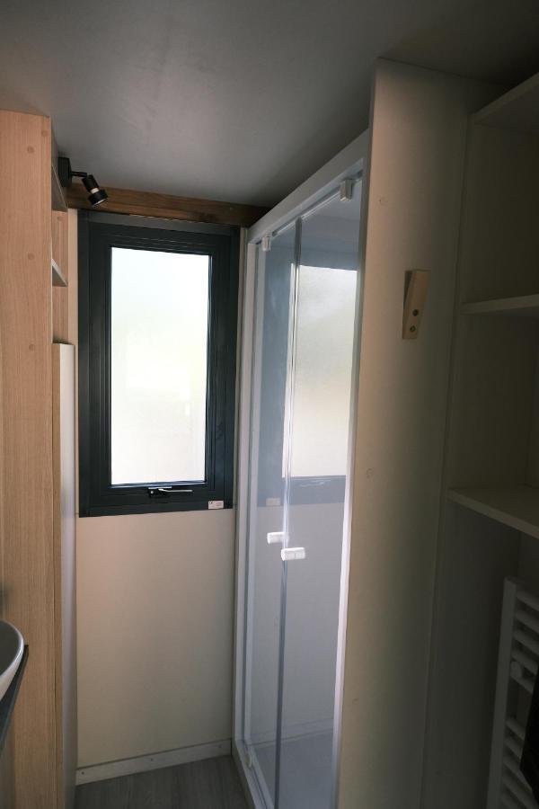 Lodge Avec Spa Privatif - Foret Et Lac Liginiac 外观 照片