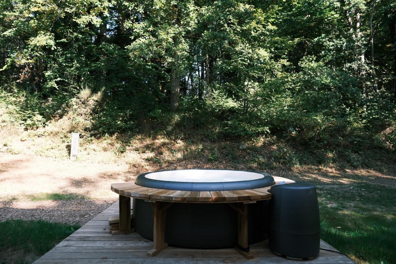 Lodge Avec Spa Privatif - Foret Et Lac Liginiac 外观 照片