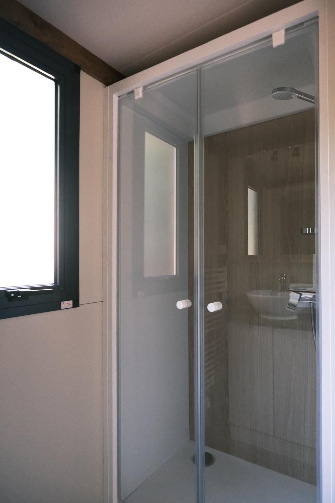 Lodge Avec Spa Privatif - Foret Et Lac Liginiac 外观 照片
